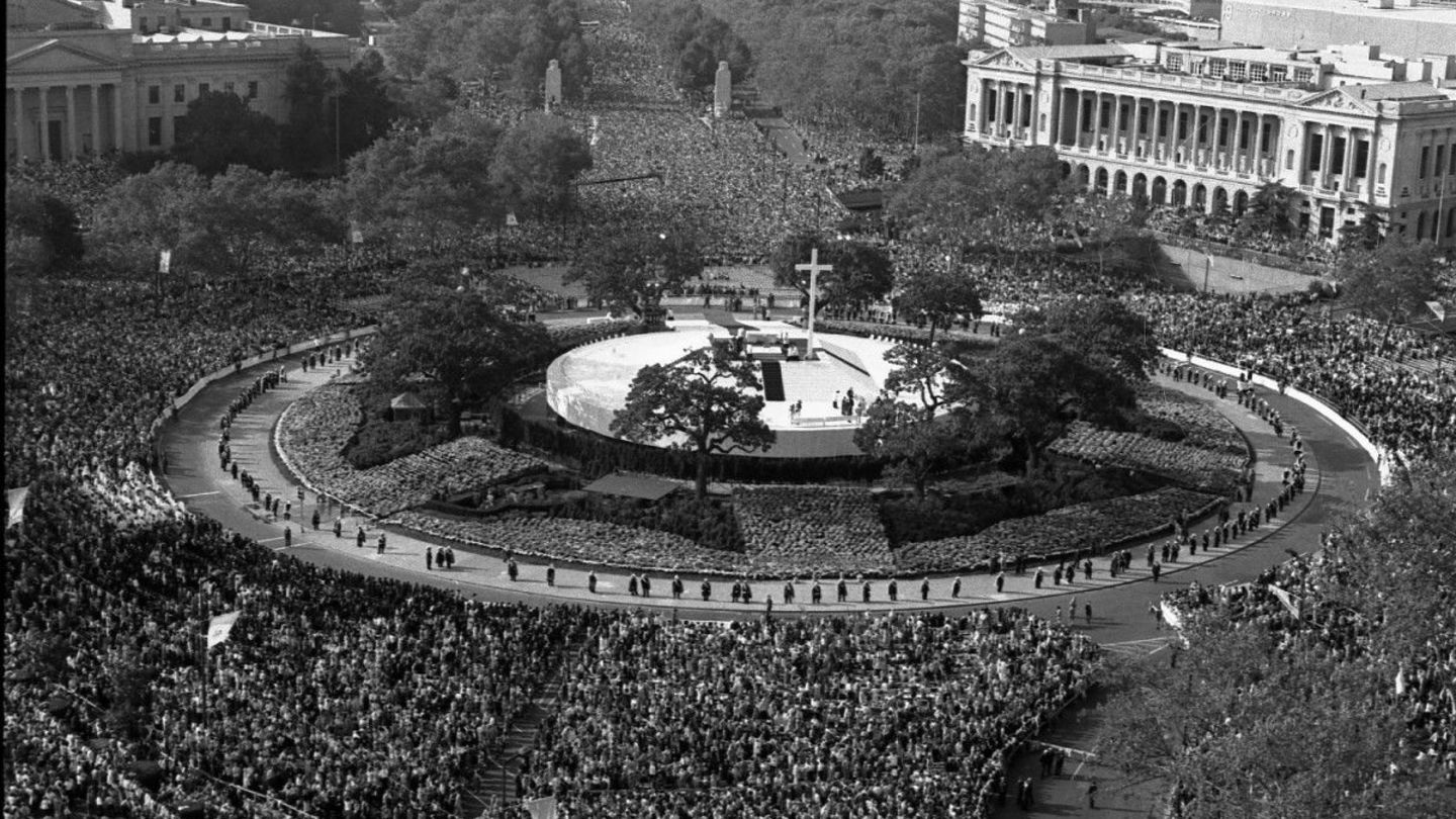 Philadelphia's Logan Circle in 1979 during Pope John Paul II's visit