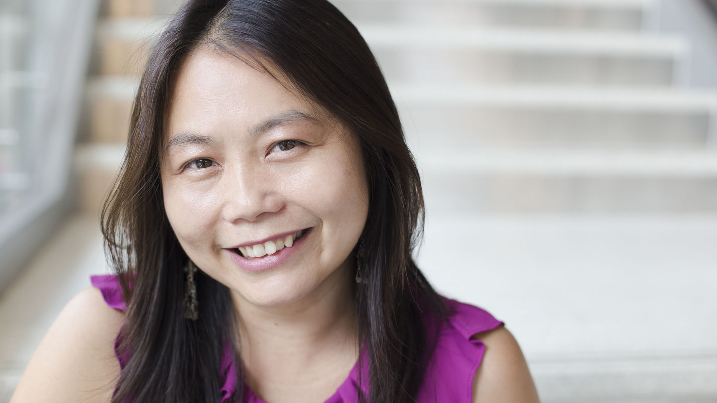 Political Science Associate Professor Roselyn Hsueh