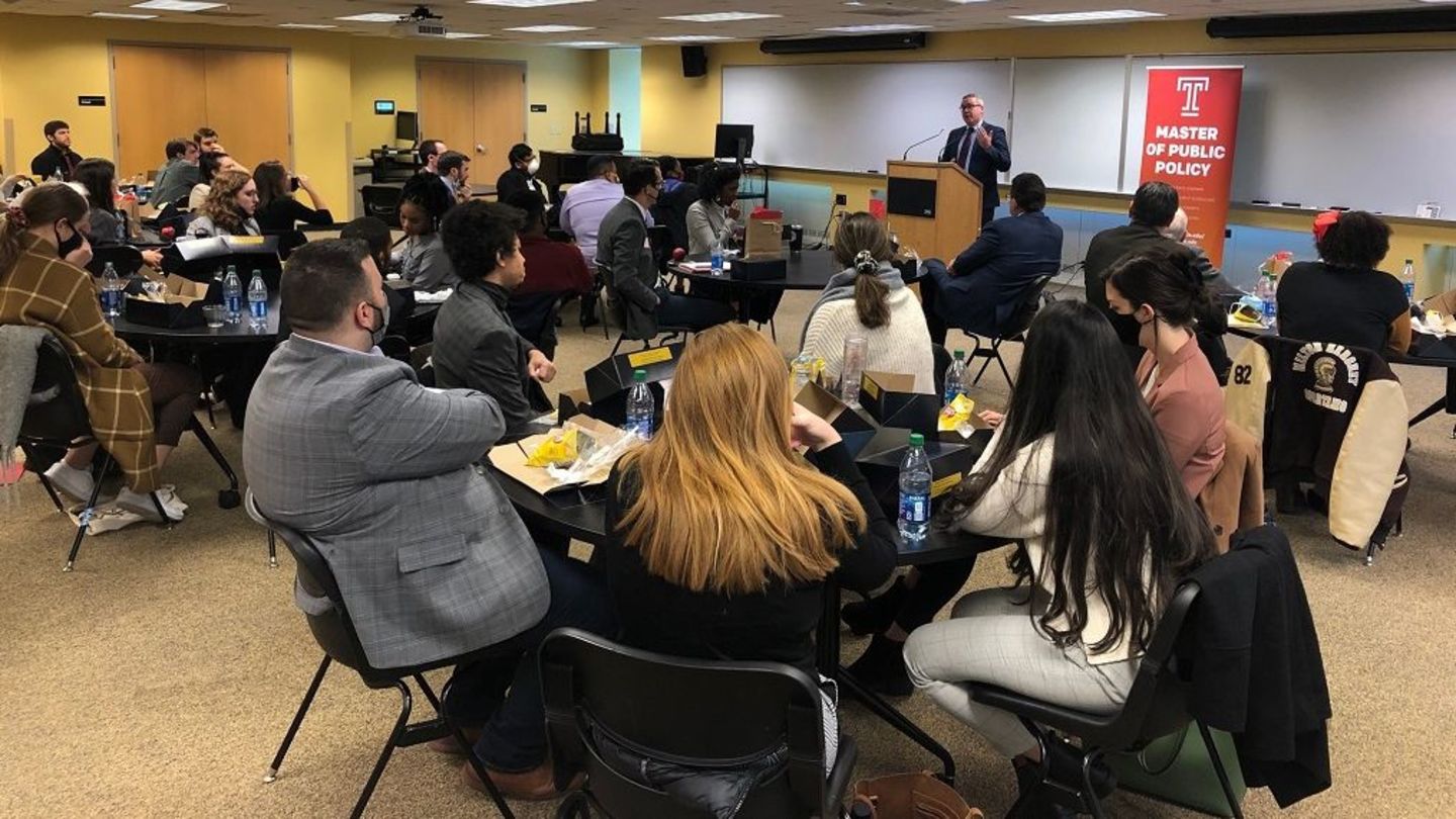 image of Al Schmidt addressing Careers Workshop